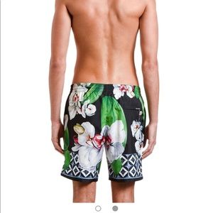 NWT Men’s Dolce and Gabbana Orchid Swim Short Sz 3
